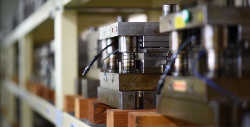 インサート成形を前提とした金型設計